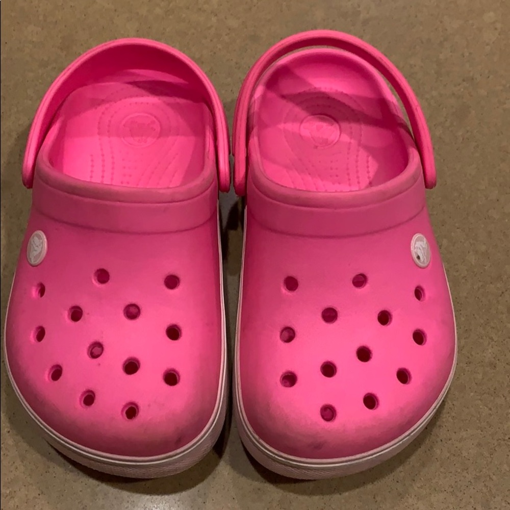 Girls sz 1 hot pink crocs EUC